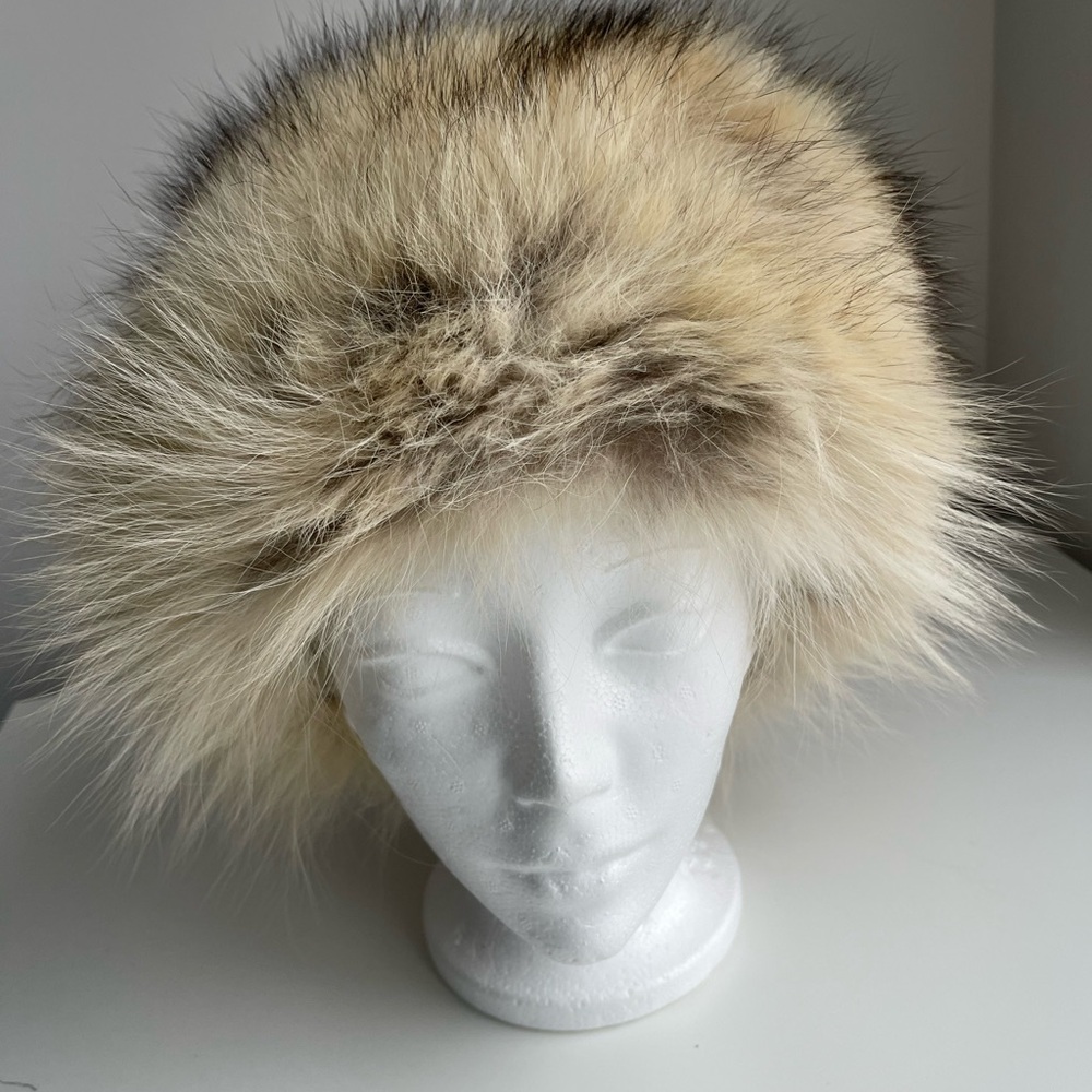 Vintage Eaton Luxurious Winter Fox Fur Hat - Cream and Brown